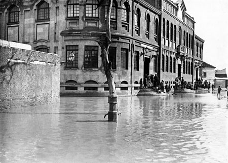 foto sevilla y el Guadalquivir