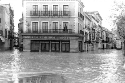 foto sevilla y el Guadalquivir